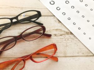 視力検査とメガネ