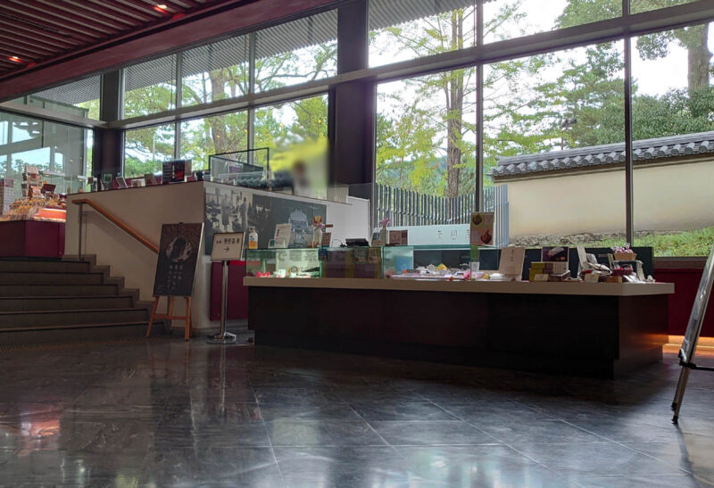 東大寺ミュージアムのショップとカフェ