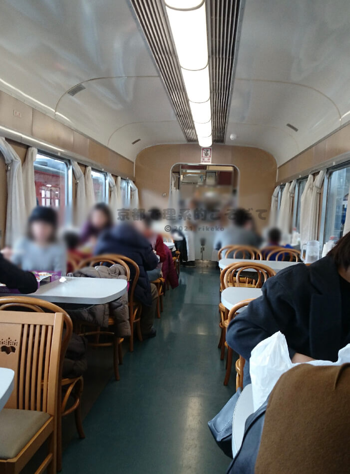 京都鉄道博物館の食堂車内
